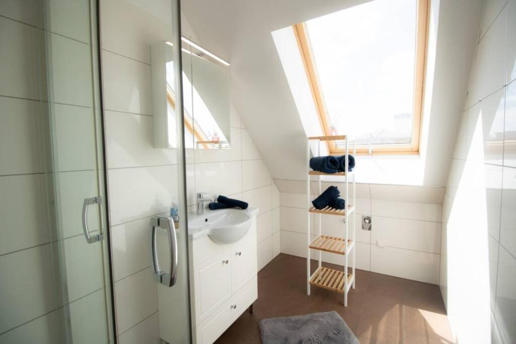 Sunny & Cozy Penthouse With Balcony L Dg4'14 Lejlighed Wien Eksteriør billede