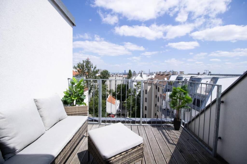 Sunny & Cozy Penthouse With Balcony L Dg4'14 Lejlighed Wien Eksteriør billede