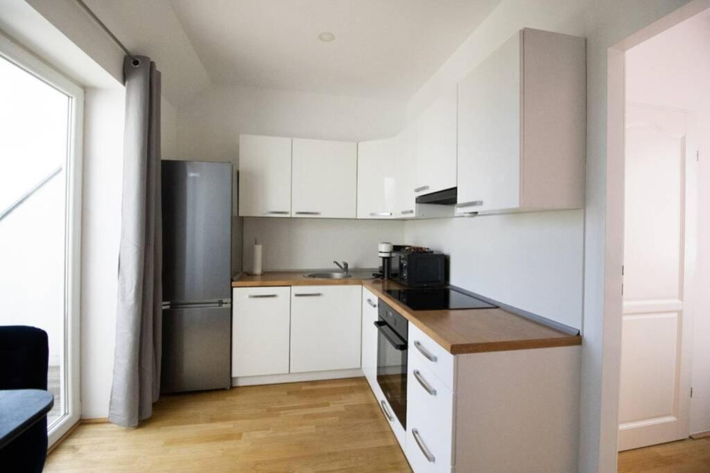 Sunny & Cozy Penthouse With Balcony L Dg4'14 Lejlighed Wien Eksteriør billede